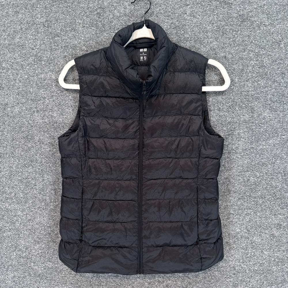 Uniqlo Ultra Light Down Vest Women XS Black Quilted Puffer Layering Outdoors